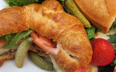 Cheeseburger Croissant